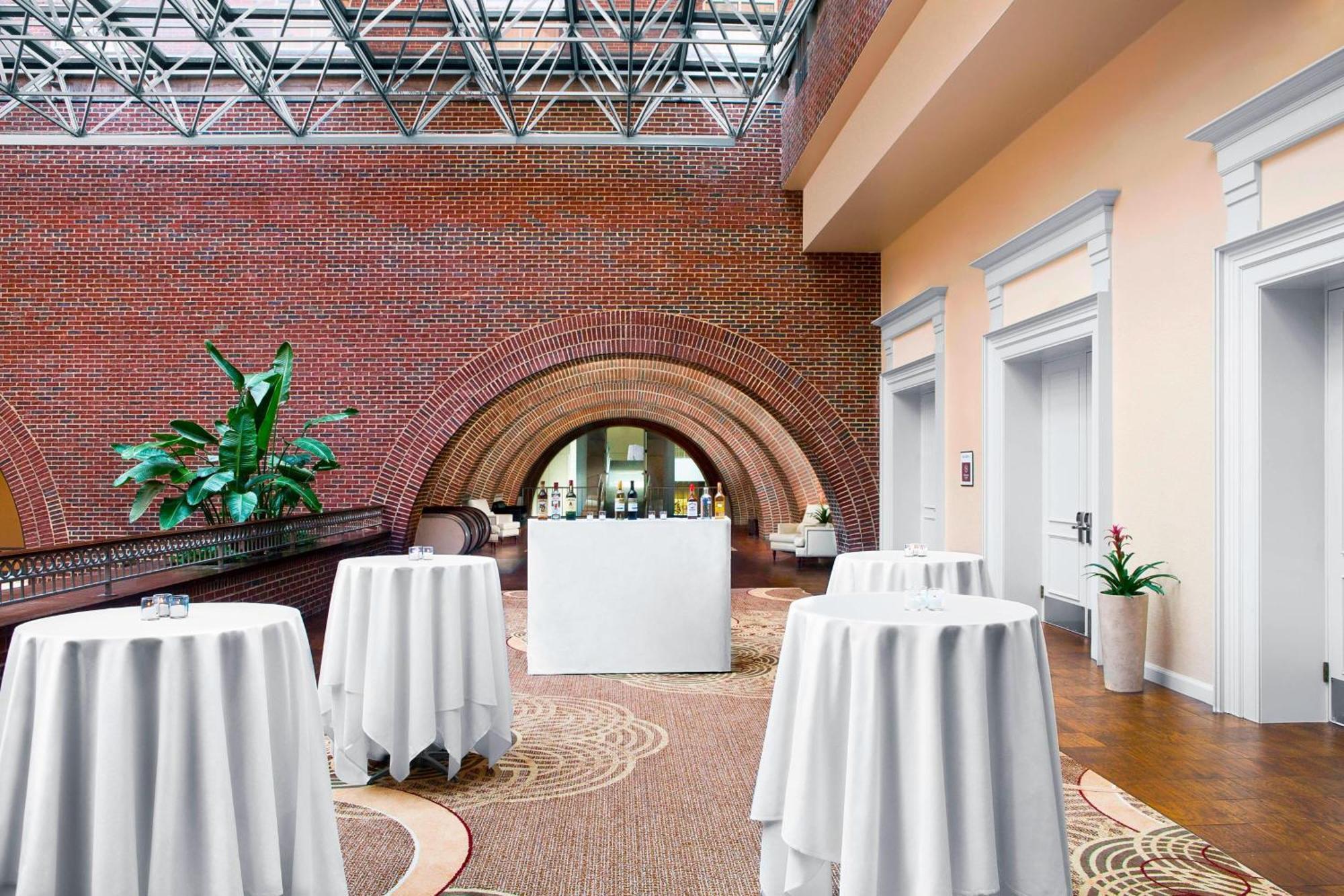 Sheraton Raleigh Hotel Dış mekan fotoğraf